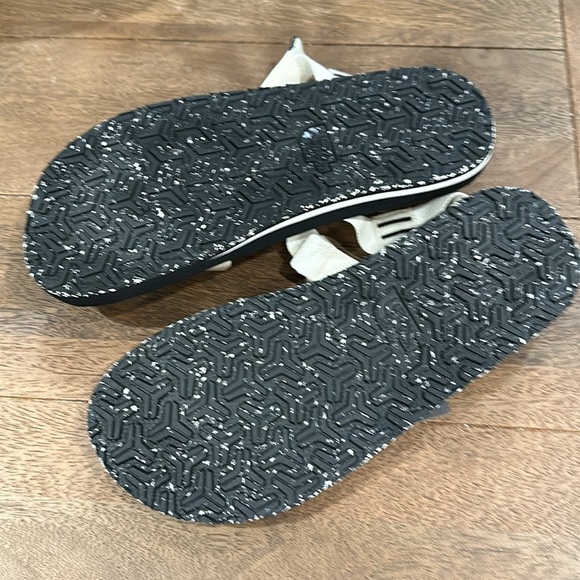 The North Face Skeena sandal in cream size 9 - Picture 3 of 6